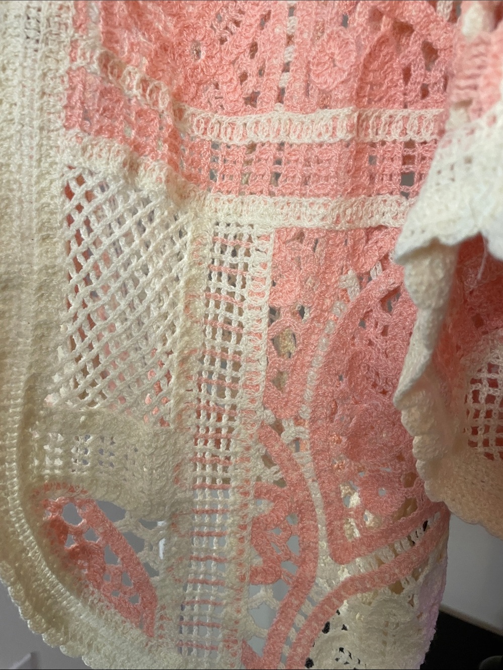 POL Crochet Openfront Cardigan in Pink and Cream - Picture 4 of 5